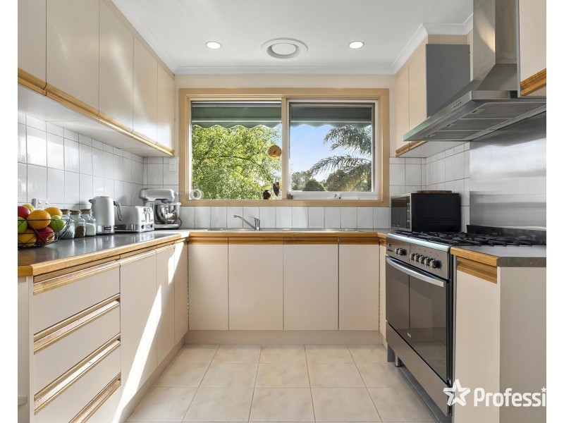 135 Victoria Road, Chirnside Park VIC 3116