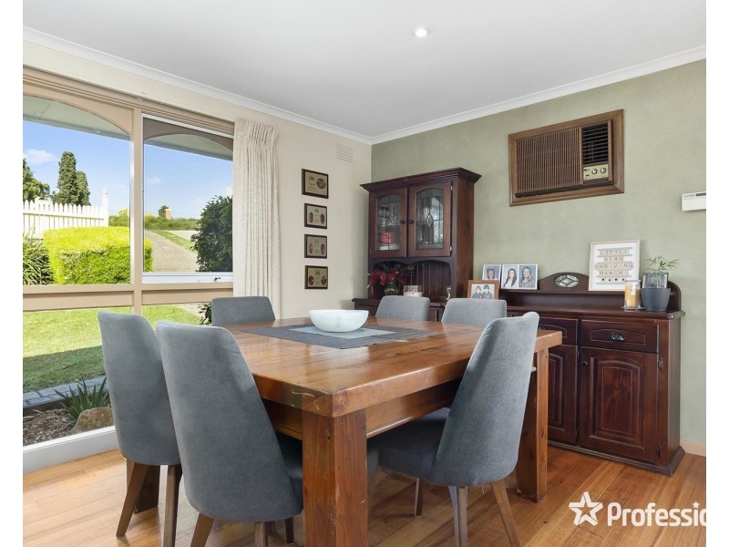 135 Victoria Road, Chirnside Park VIC 3116