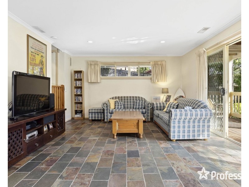 135 Victoria Road, Chirnside Park VIC 3116