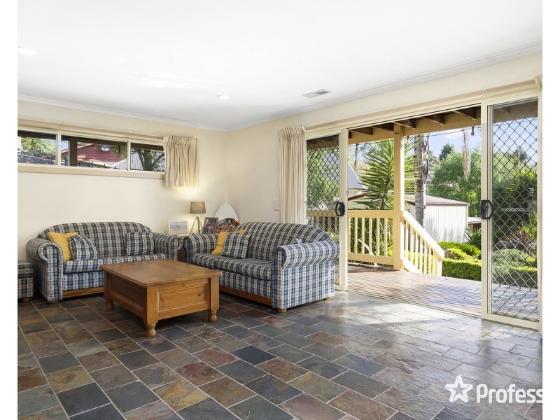 135 Victoria Road, Chirnside Park VIC 3116