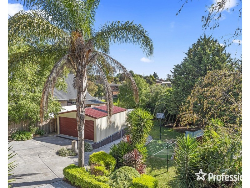 135 Victoria Road, Chirnside Park VIC 3116