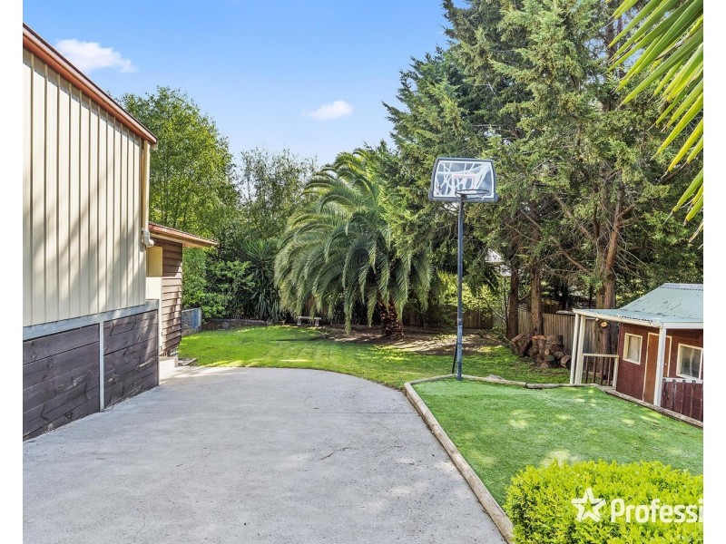 135 Victoria Road, Chirnside Park VIC 3116