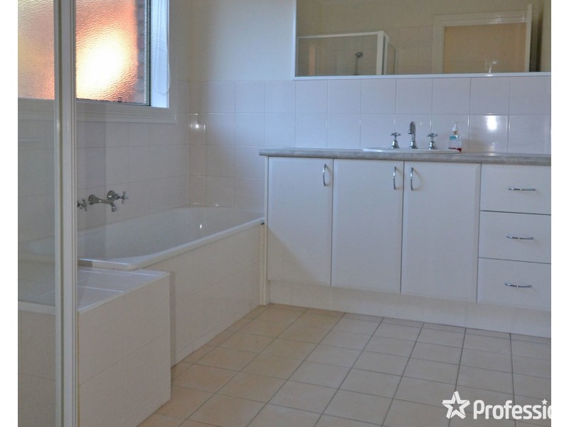 1/292 Maroondah Highway, Croydon VIC 3136