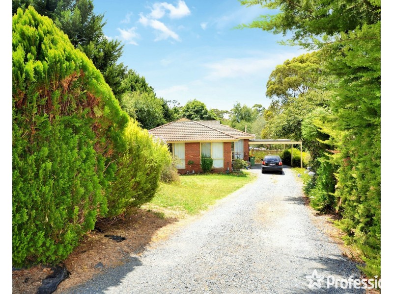 15 Oakbank Court, Mooroolbark VIC 3138
