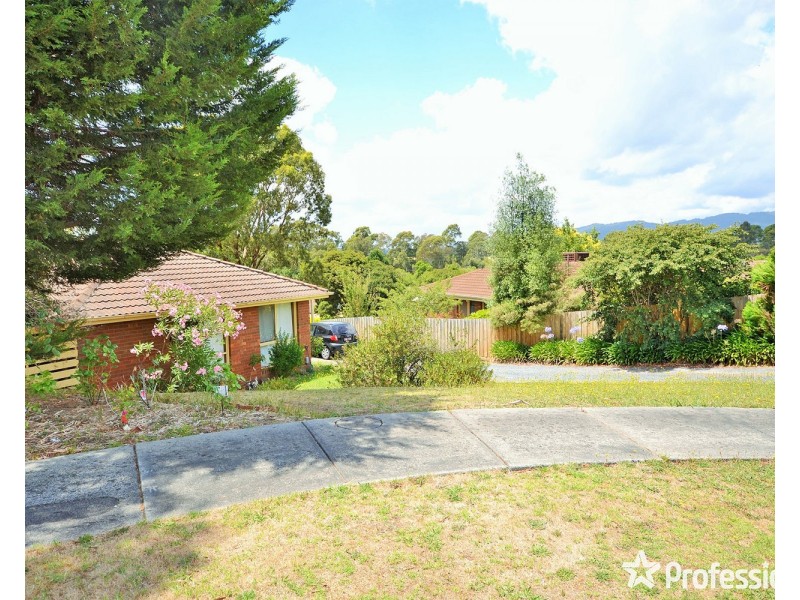 15 Oakbank Court, Mooroolbark VIC 3138