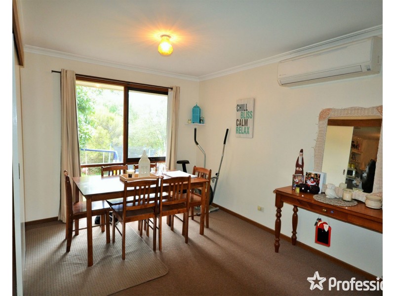 15 Oakbank Court, Mooroolbark VIC 3138