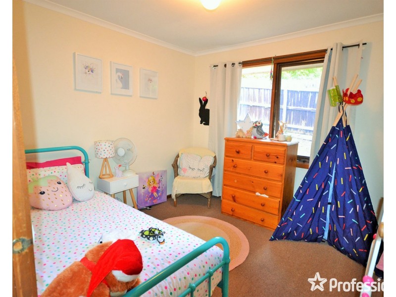 15 Oakbank Court, Mooroolbark VIC 3138