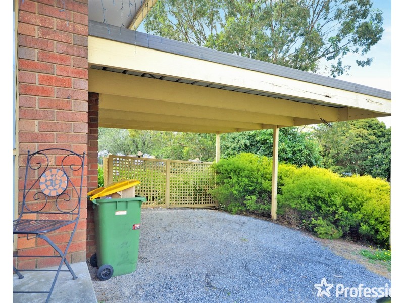 15 Oakbank Court, Mooroolbark VIC 3138