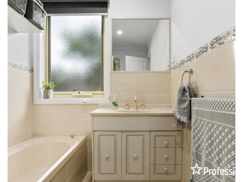 4/19 Newman Road, Croydon VIC 3136