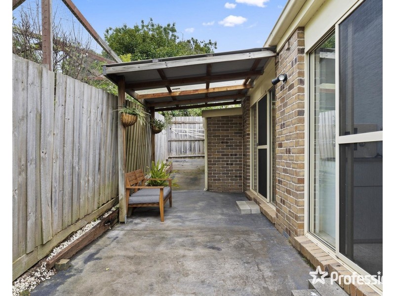 4/19 Newman Road, Croydon VIC 3136
