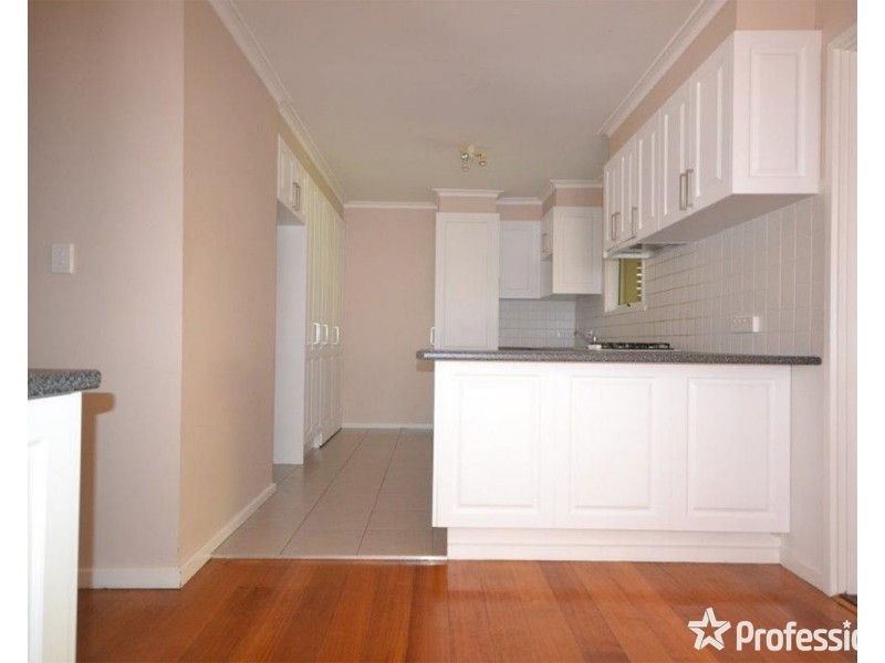 43 Longfellow Avenue, Mooroolbark VIC 3138