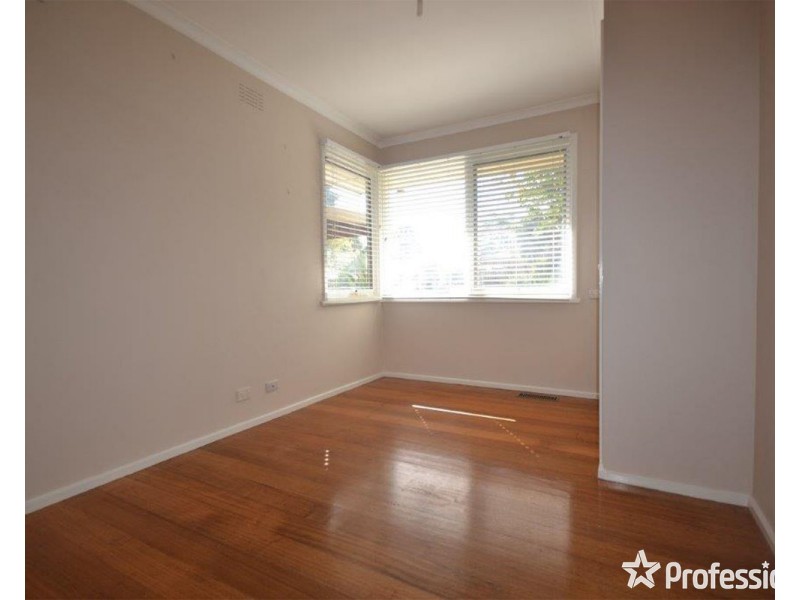 43 Longfellow Avenue, Mooroolbark VIC 3138