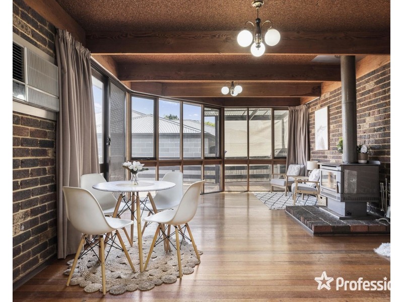 19 Blackburn Road, Mooroolbark VIC 3138