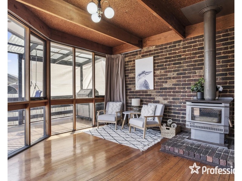 19 Blackburn Road, Mooroolbark VIC 3138