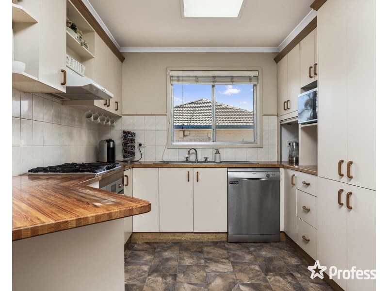 19 Blackburn Road, Mooroolbark VIC 3138