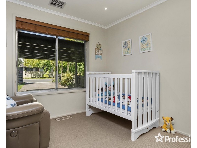 19 Blackburn Road, Mooroolbark VIC 3138