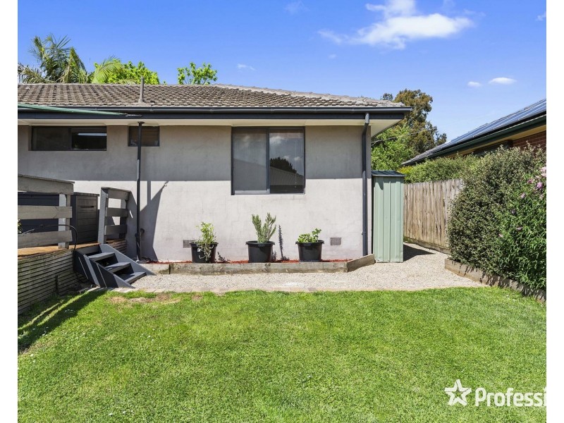 19 Blackburn Road, Mooroolbark VIC 3138
