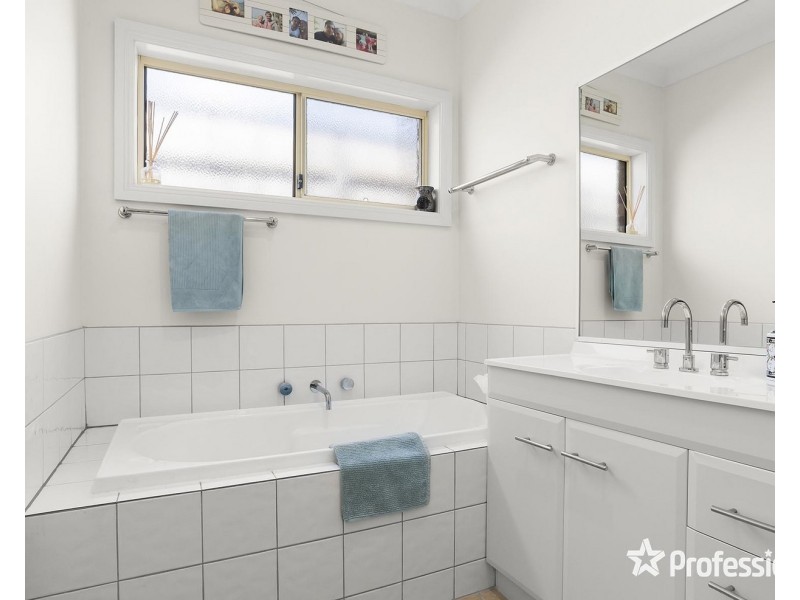 2/3 Boronia Road, Boronia VIC 3155