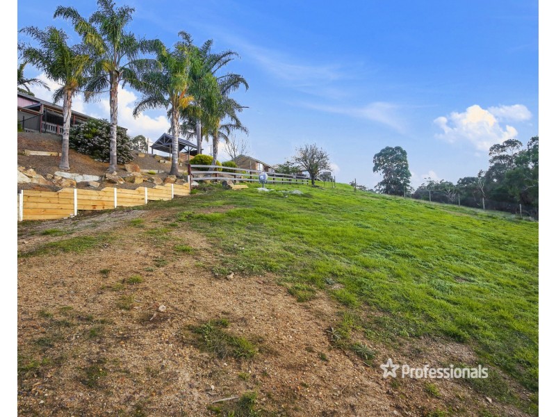 1 Trinity Close, Lilydale VIC 3140