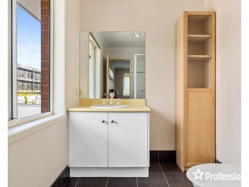 32 Eden Way, Kilsyth VIC 3137