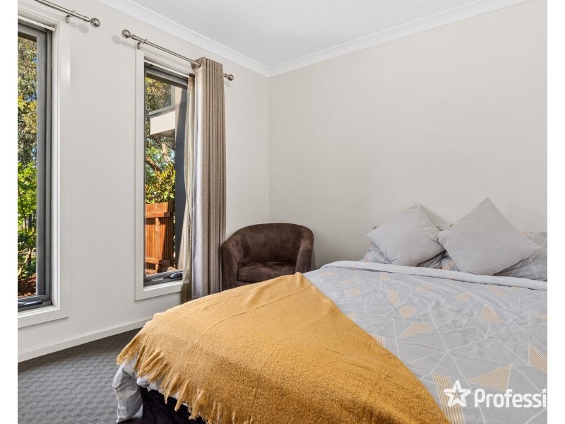 5 Lithgow Way, Mooroolbark VIC 3138