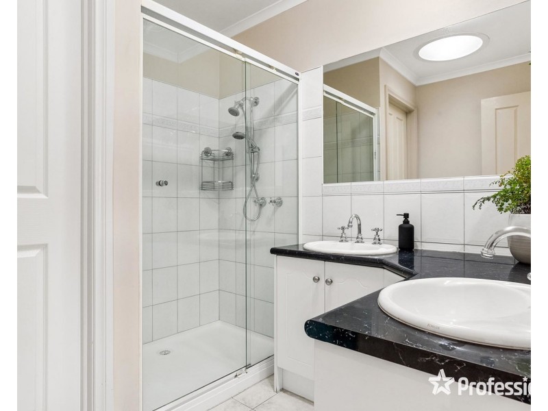 21 Goldentree Drive, Chirnside Park VIC 3116