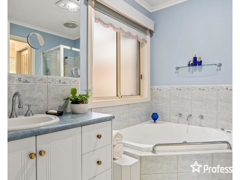 21 Goldentree Drive, Chirnside Park VIC 3116