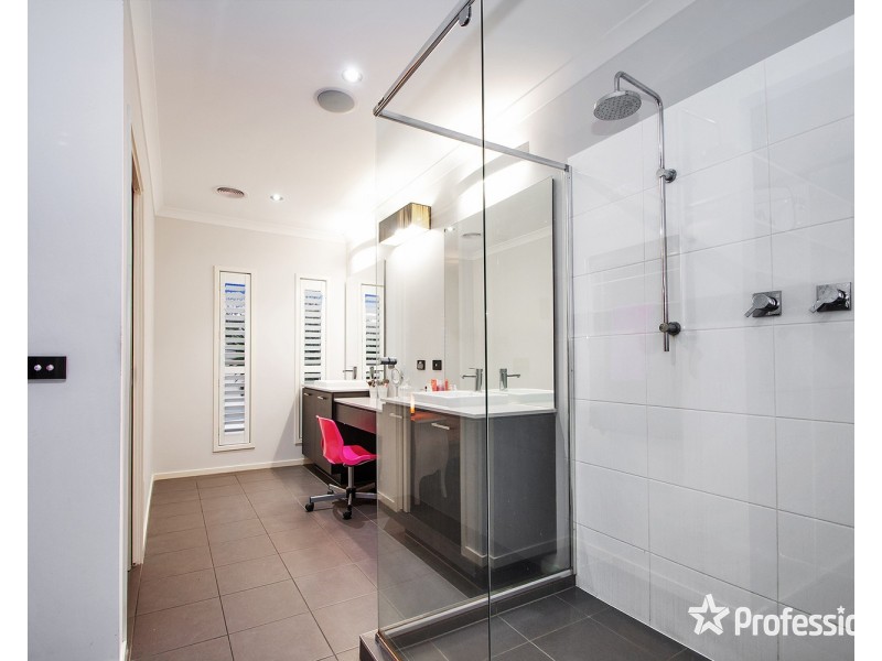 5 Empire Drive, Mooroolbark VIC 3138