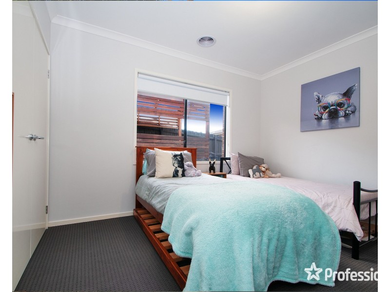 5 Empire Drive, Mooroolbark VIC 3138