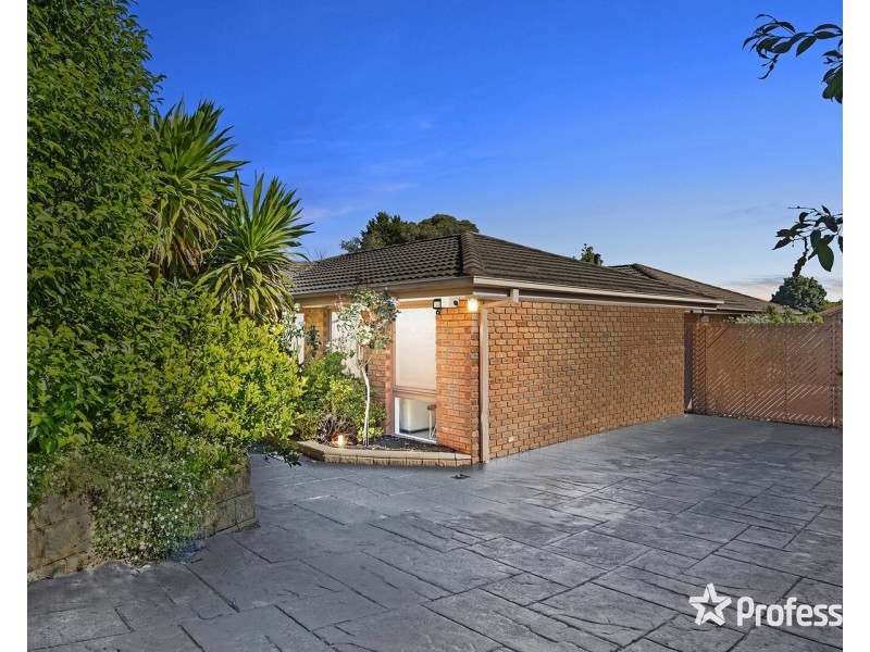 7 Blaxland Court, Mooroolbark VIC 3138