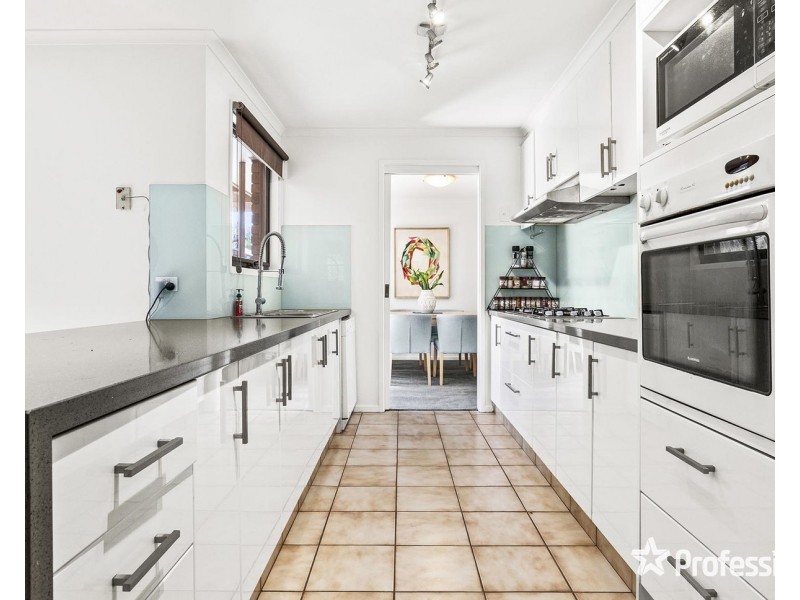 7 Blaxland Court, Mooroolbark VIC 3138