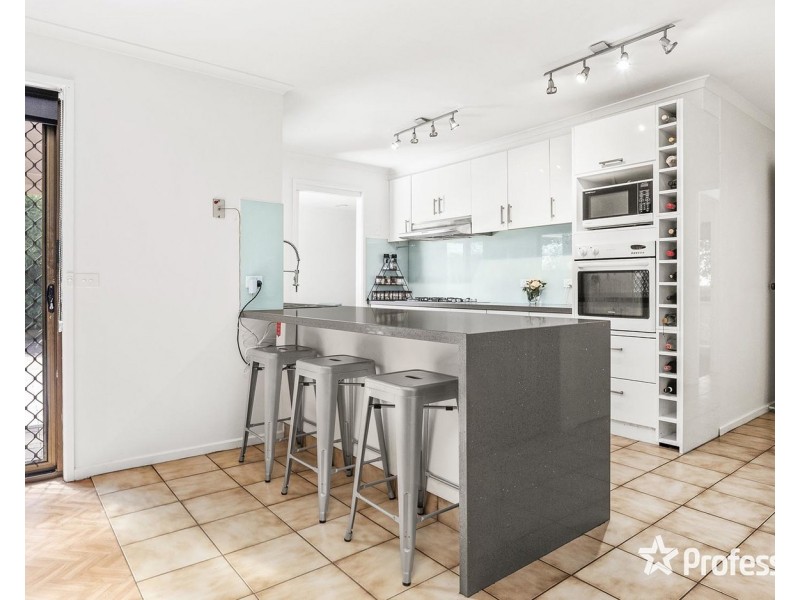 7 Blaxland Court, Mooroolbark VIC 3138