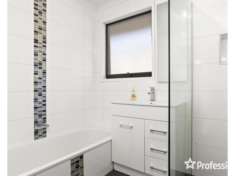 7 Blaxland Court, Mooroolbark VIC 3138