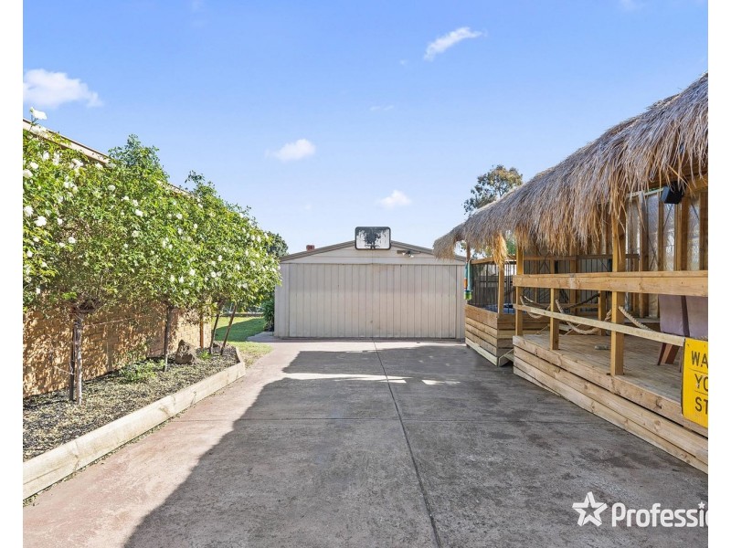 7 Blaxland Court, Mooroolbark VIC 3138