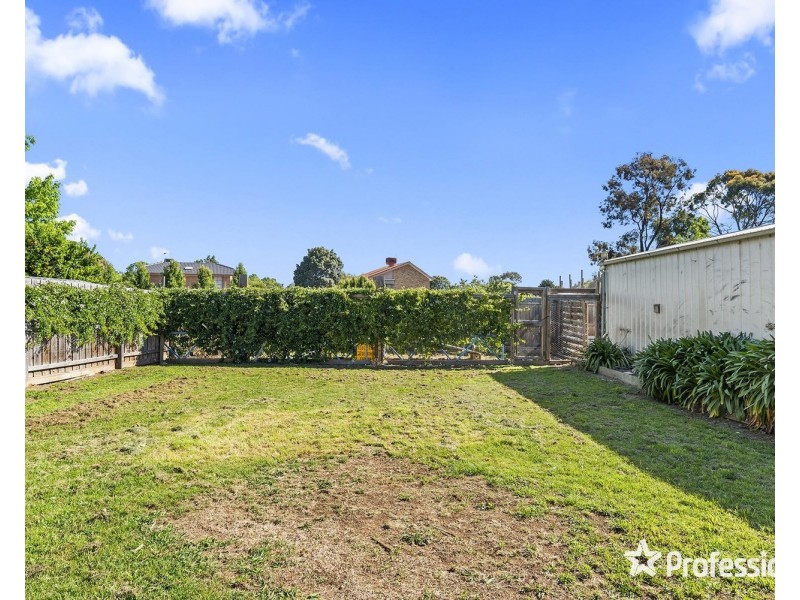 7 Blaxland Court, Mooroolbark VIC 3138