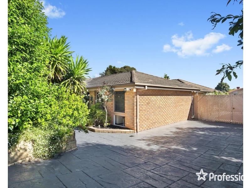7 Blaxland Court, Mooroolbark VIC 3138