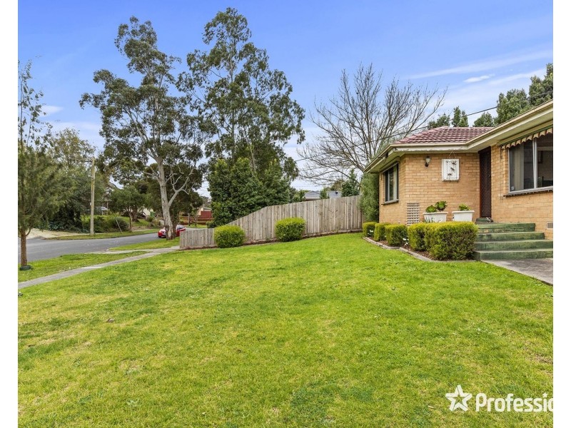 55 Croydondale Drive, Mooroolbark VIC 3138