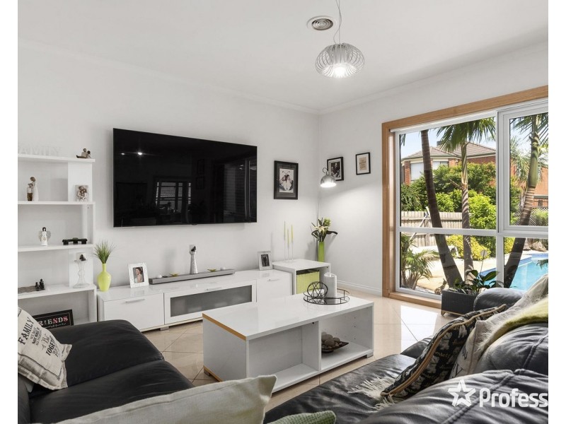 15 Regency Rise, Chirnside Park VIC 3116