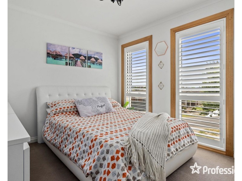 15 Regency Rise, Chirnside Park VIC 3116