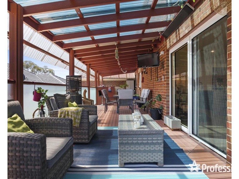 15 Regency Rise, Chirnside Park VIC 3116