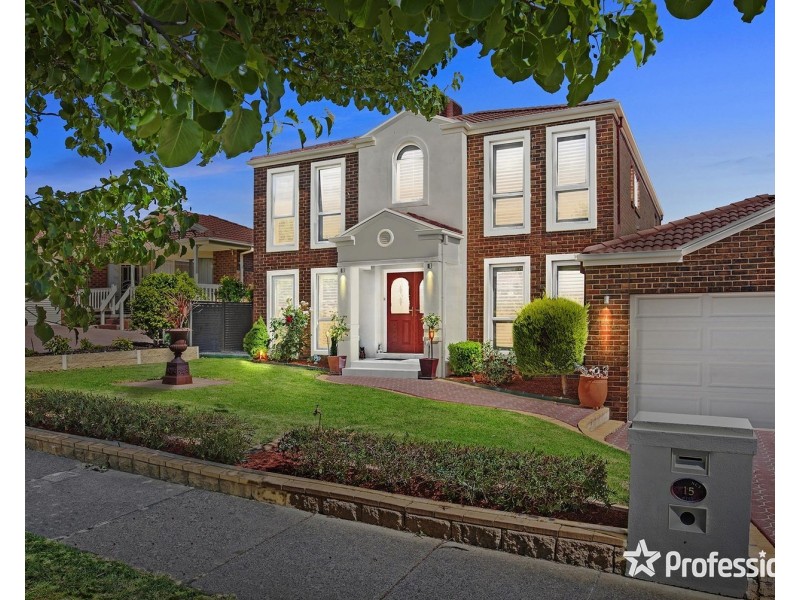 15 Regency Rise, Chirnside Park VIC 3116