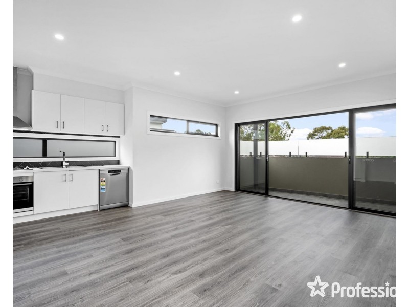 2 Lotus Close, Mooroolbark VIC 3138