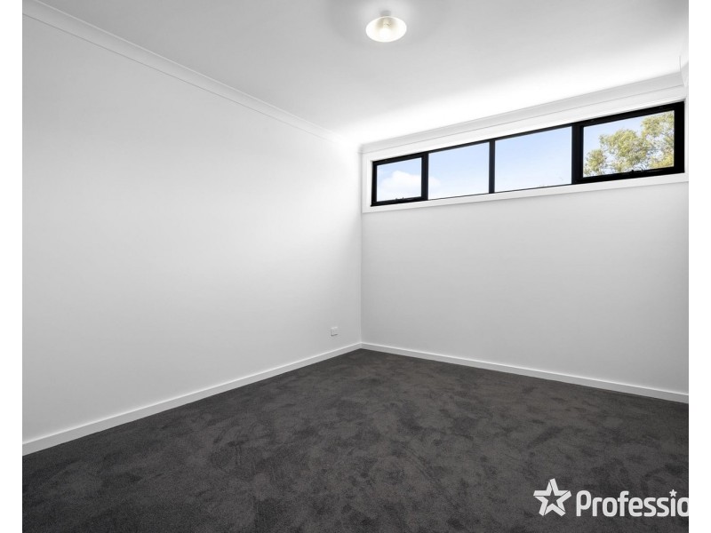 2 Lotus Close, Mooroolbark VIC 3138