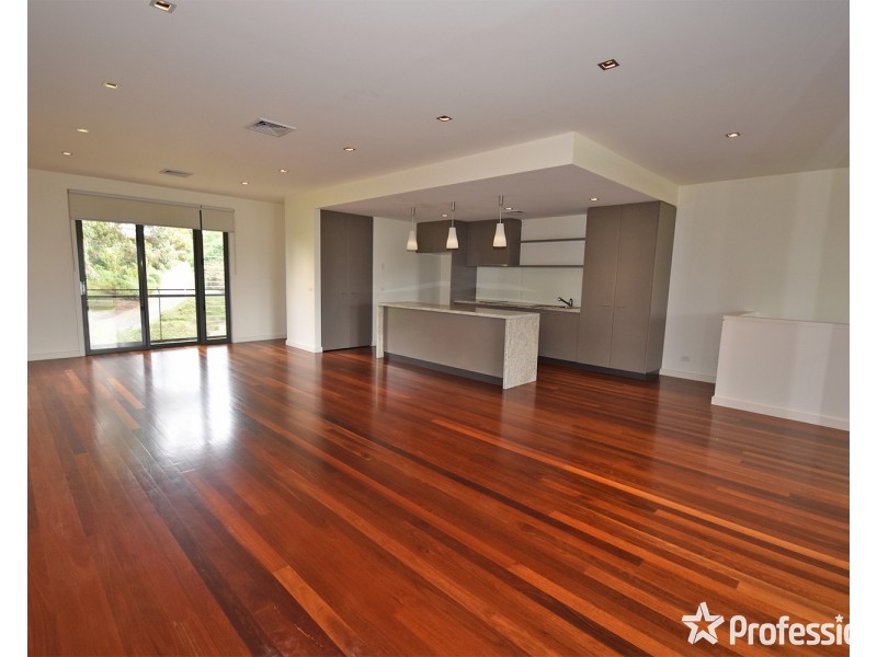 34  Oak Court, Chirnside Park VIC 3116