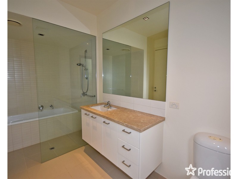 34  Oak Court, Chirnside Park VIC 3116