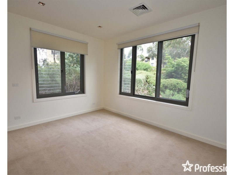 34  Oak Court, Chirnside Park VIC 3116