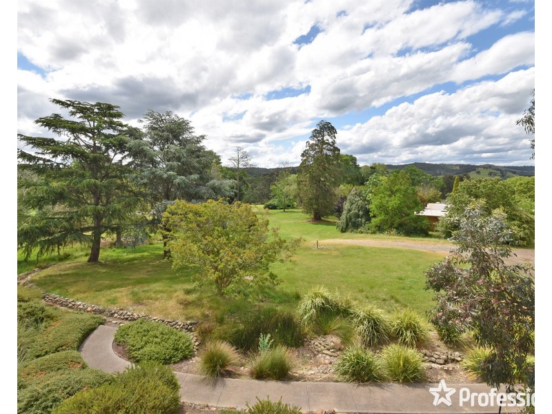 34  Oak Court, Chirnside Park VIC 3116