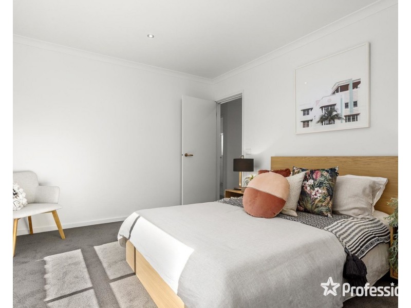 9a Holmes Road, Mooroolbark VIC 3138