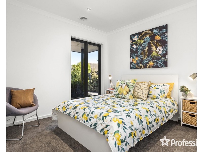 9a Holmes Road, Mooroolbark VIC 3138