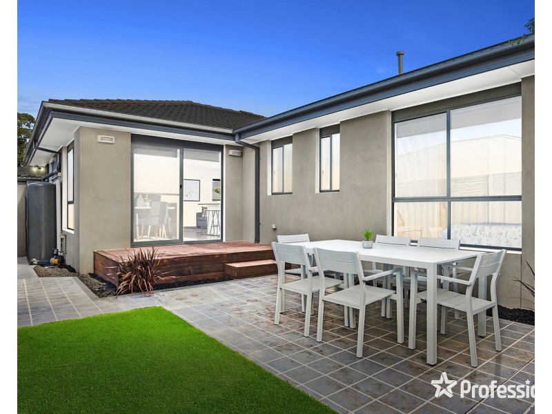 9a Holmes Road, Mooroolbark VIC 3138